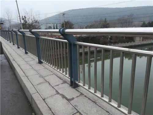不锈钢复合管桥梁护栏服务周到