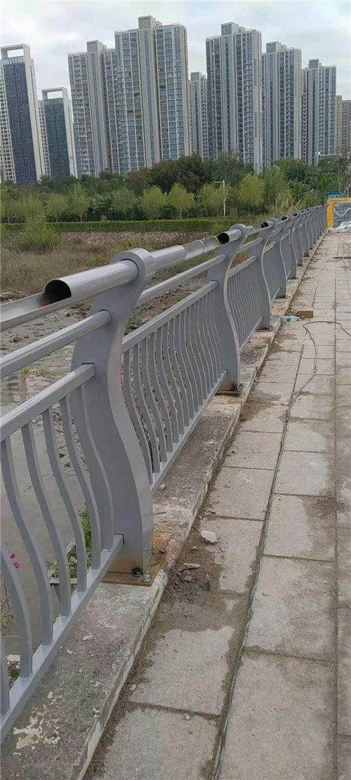 龙岩不锈钢复合管道路护栏安装快捷