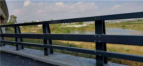 孝感不锈钢桥梁景观护栏品质优良