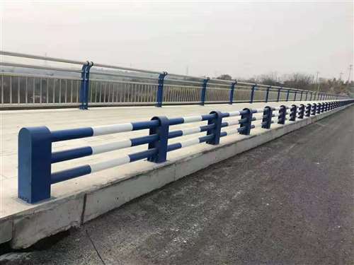 三亚桥梁钢板立柱结实耐用