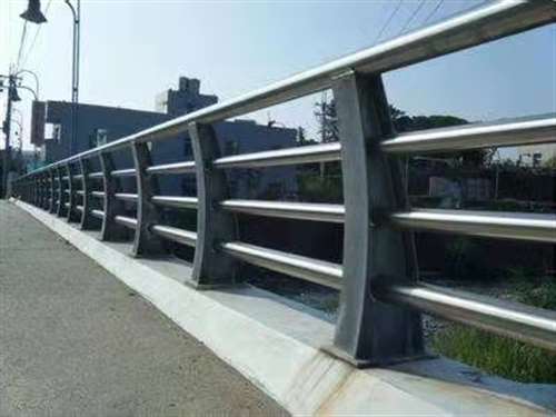 台湾不锈钢复合管立柱耐腐蚀