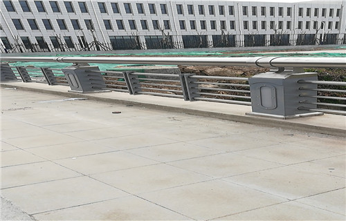 温州内衬不锈钢复合管供应防撞护栏