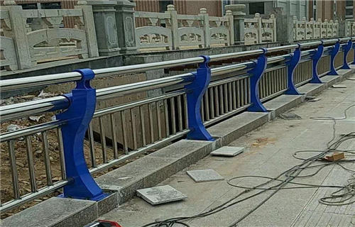 黑龙江订购不锈钢复合管栏杆厂零售价格