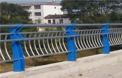 枣庄生产不锈钢栏杆免费设计展翼  